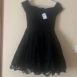 Windsor, Size: S, Color: Black